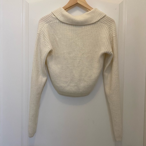 White Urban Outfitters Cropped Sweater - Picture 2 of 3